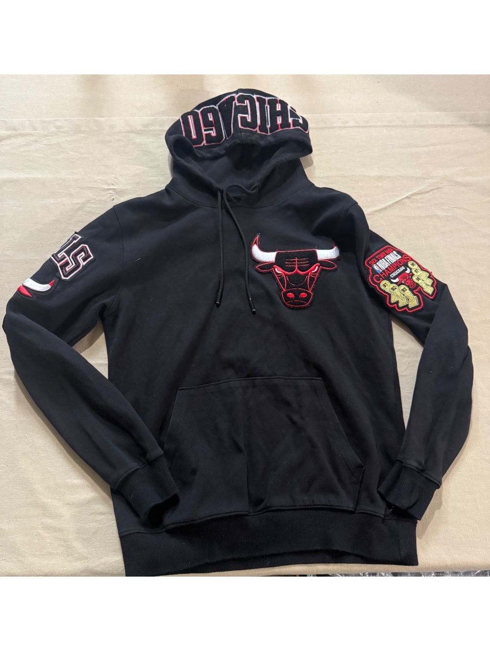 Chicago Bulls black pullover hoodie M